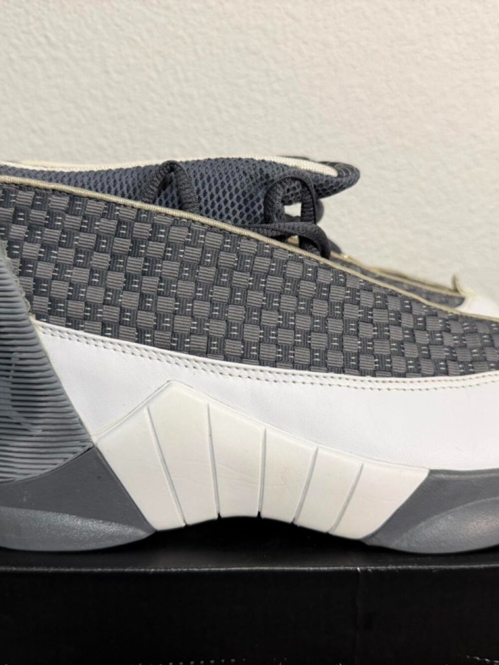 Air Jordan 15 OG Flint Grey — Size 9